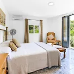 Casa De Risas 4*
